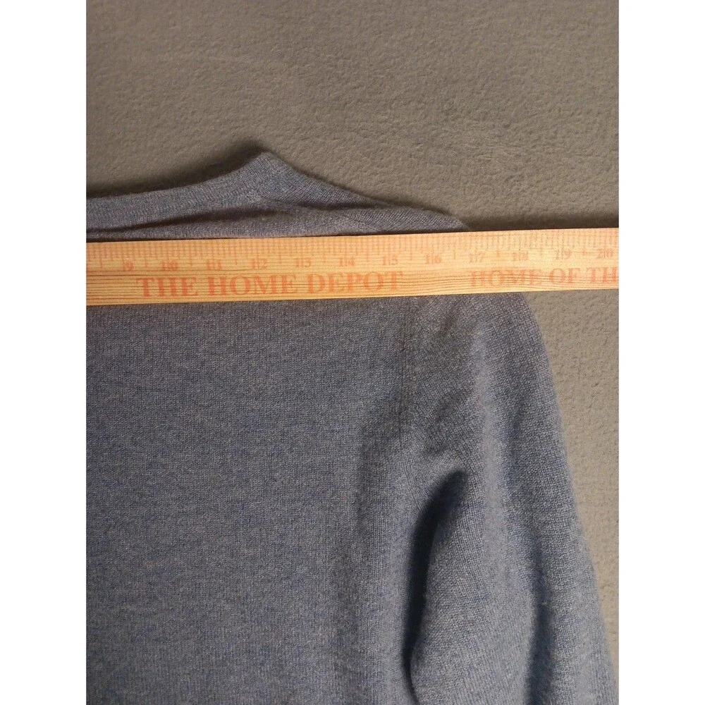 L.L. Bean 100% Cashmere Blue Soft Sweater Mens  Regular Large  - Crew Neck